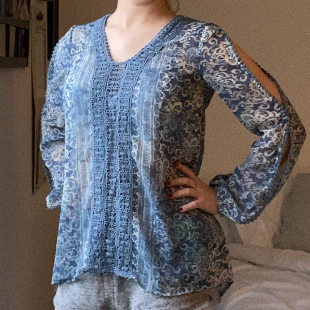 Knox Rose flowy peasant style top